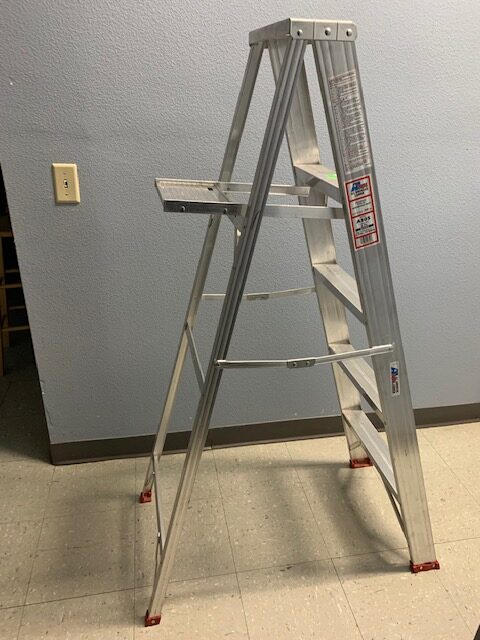 Aluminum 5 Foot Ladder – Assistance League of Tucson