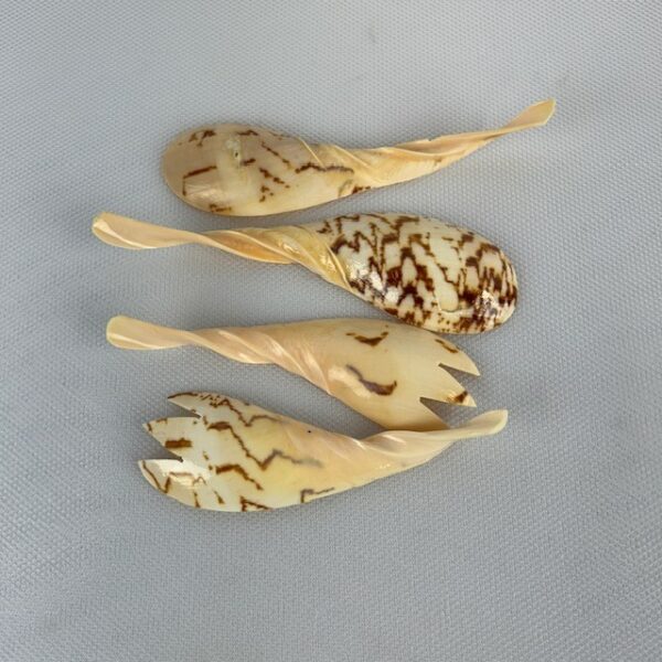 VTG Conch Hand Carved Flatware