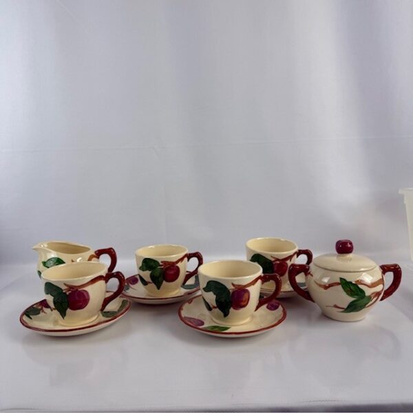 Franciscan Apple Earthenware Set