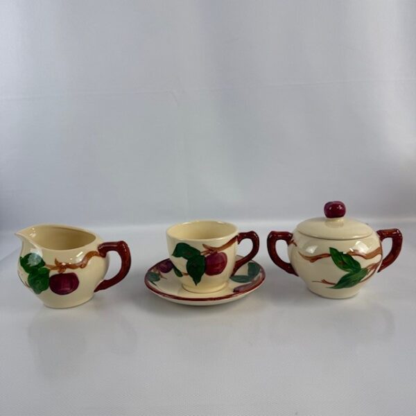 Franciscan Apple Earthenware Set