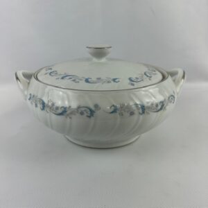 VTG Camelot Gracious Lidded Casserole