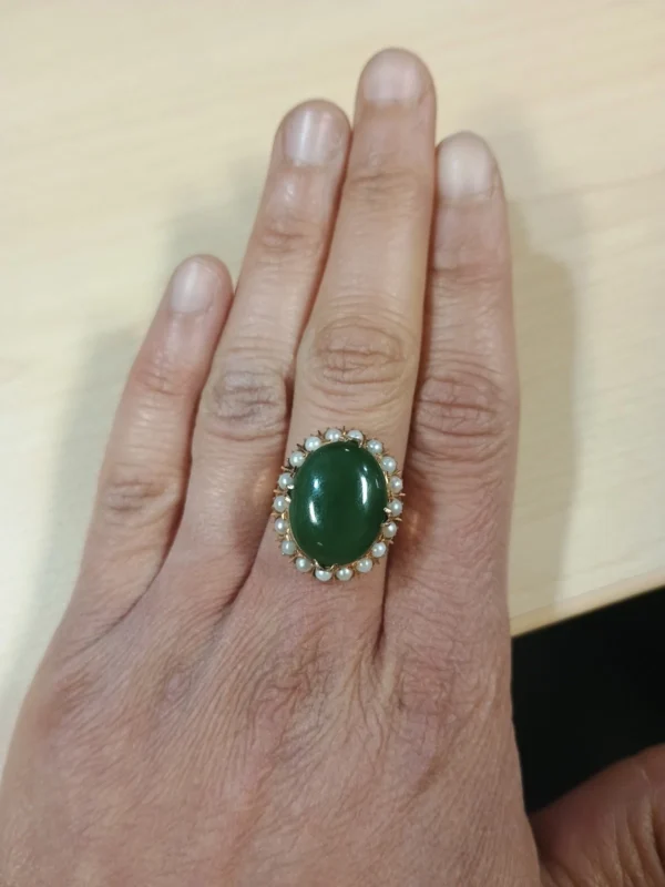 VTG 14K Gold Ring with Jade Cabochon Surrounded by Pearls