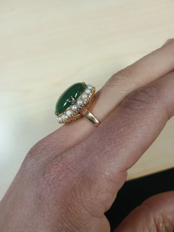 VTG 14K Gold Ring with Jade Cabochon Surrounded by Pearls