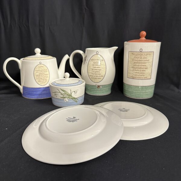Wedgwood Sarah's Garden Queensware Set