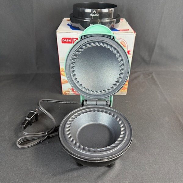 NIB Mini Pie Maker